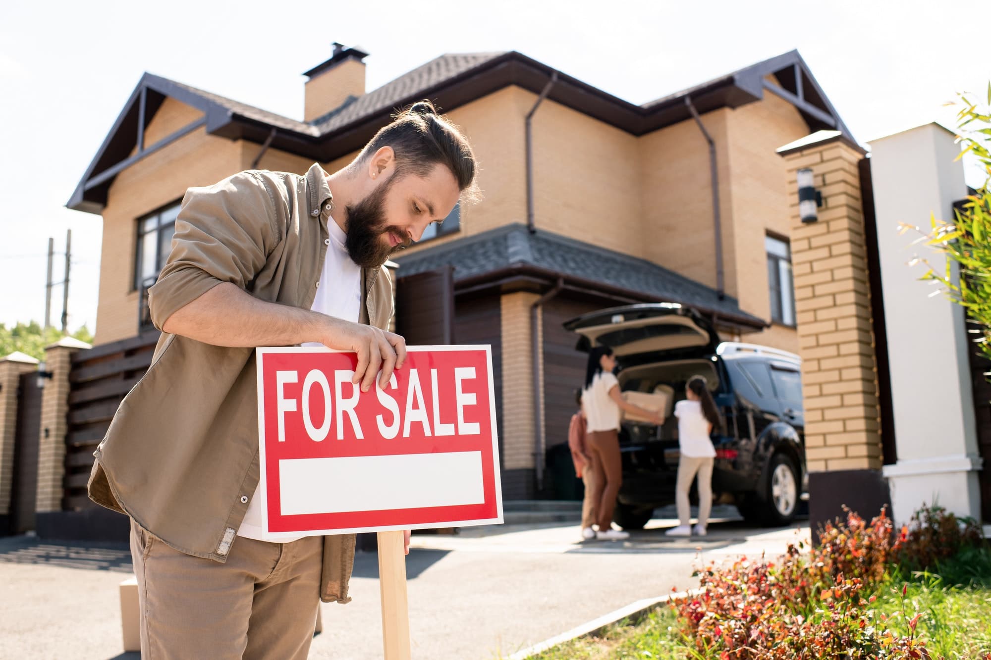 Britons Told not to Move as Housing Market Freezes