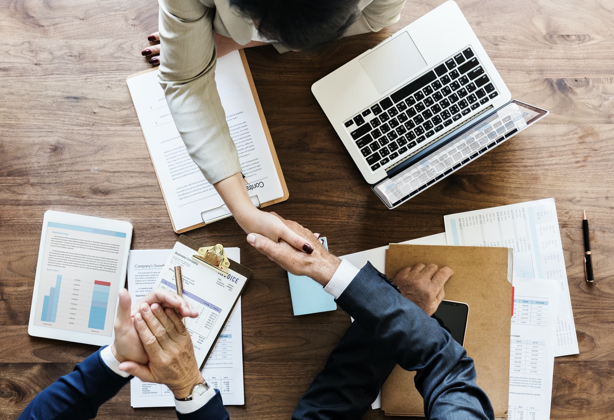 HSBC shakes hands with chinese life Insurance joint venture