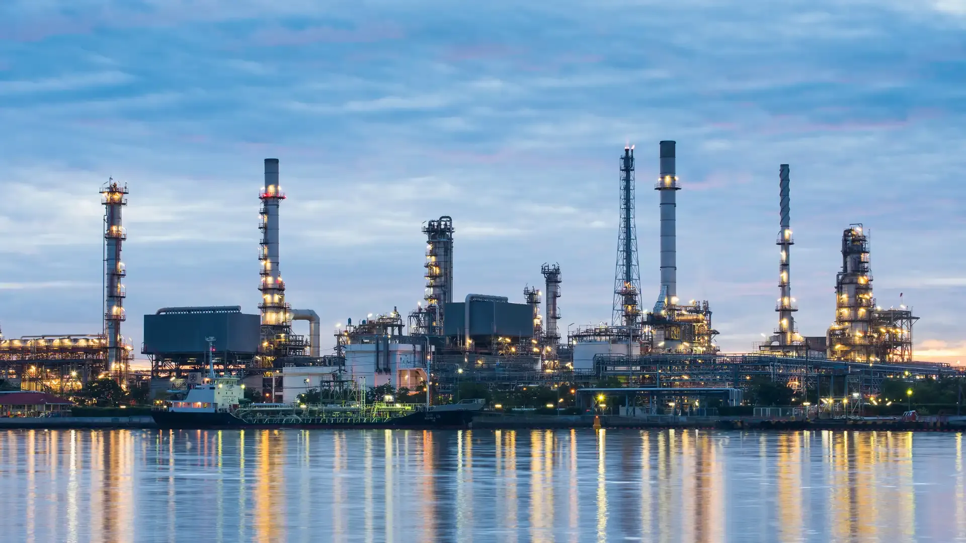 How did UAE Outpace Saudi Arabia In the Oil Market?