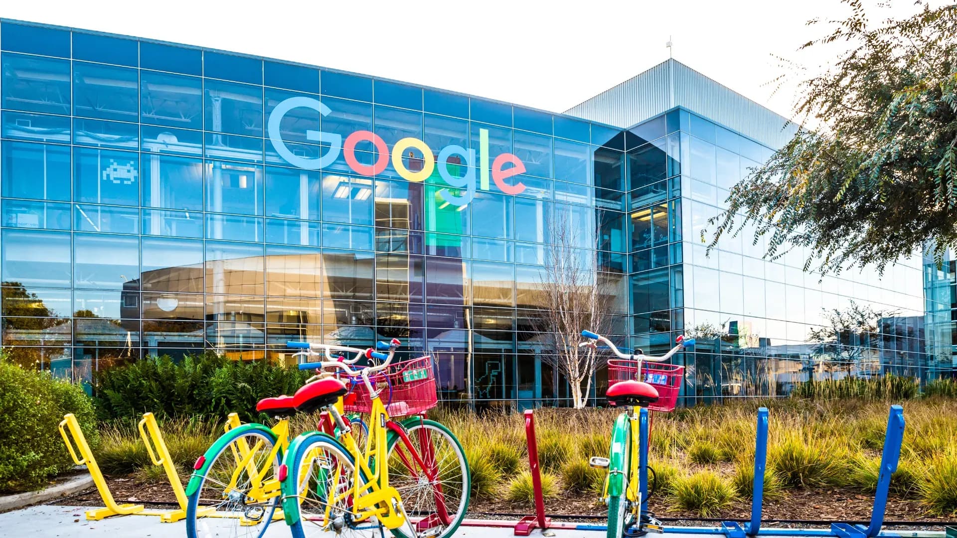 Google Faces Monopoly Trial: Implications for Big Tech’s Power