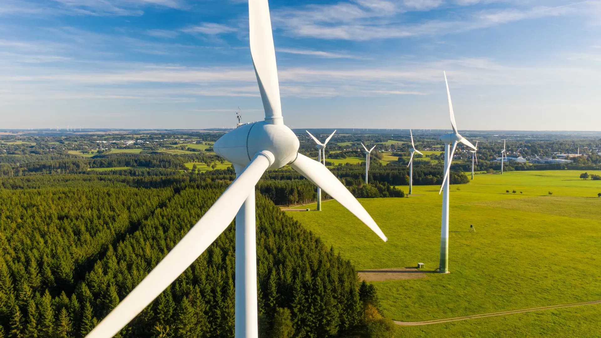 DEWA and Shell Unite to Achieve a Greener Future