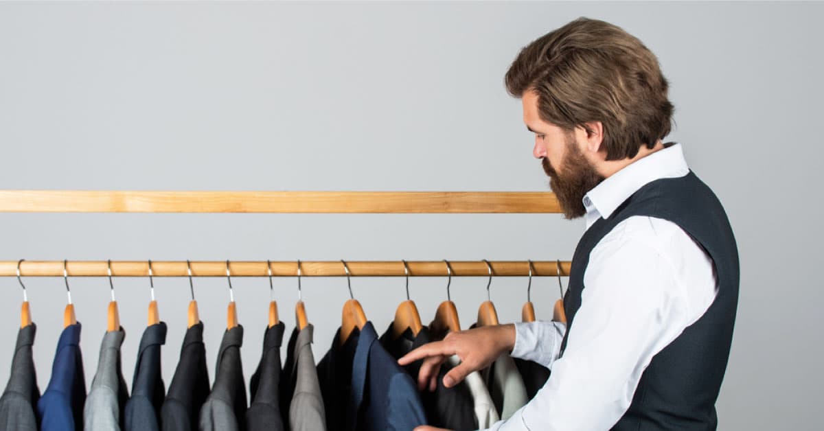 “Rent the Runway” claws it way back with a 50% surge in members from small towns through resale business
