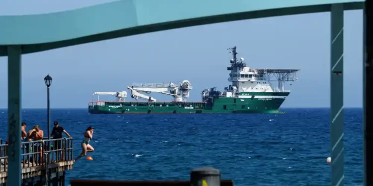 The Rig will be a 1.6 million square feet theme park built on a massive Saudi oil rig