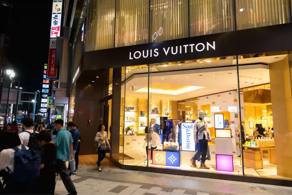 Tokyo - Harajuku: Omotesando - Louis Vuitton Omotesando