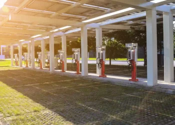 Europe: New Oxford Energy Super Hub Adept to Operate 42 Vehicles at Once