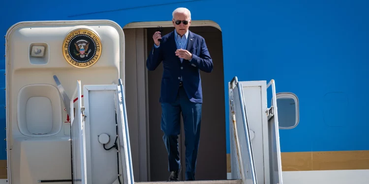 US and Vietnam Upgrade Economic Ties in Landmark Visit by Joe Biden