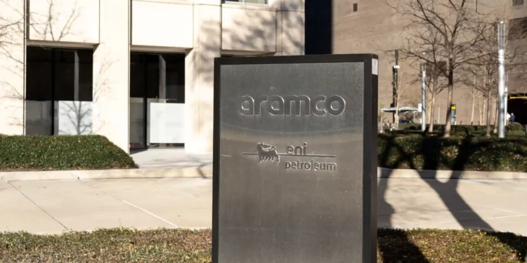 Saudi Arabia Plans to Raise Nearly $12 bn in Aramco Share Sale