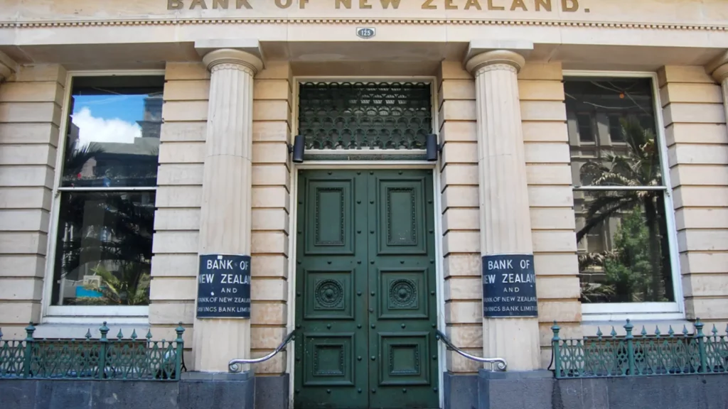 New Zealand to Invest $290M in State-Owned Kiwibank to Challenge Big Four Banks