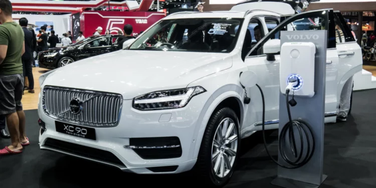 Carmakers Volvo and Polestar Call on EU to Uphold 2035 Ban on Petrol Vehicles